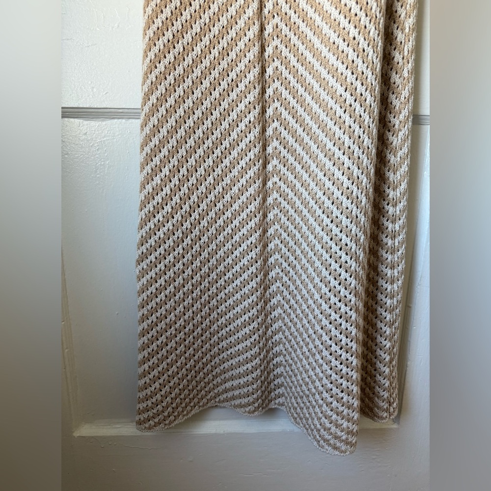 NWT House of Harlow 1960 Beige and White Chevron Crochet Sleeveless Maxi Dress - Picture 4 of 6